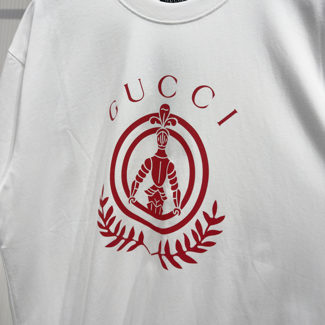 Gucci Red Armor Crest Round Neck T-shirt - Image 6